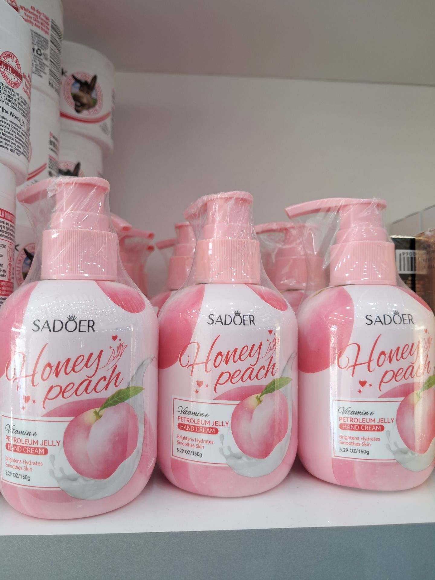 کرم دست پمپی هلو سادور